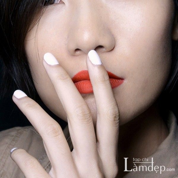  photo white-nails-colour-trend-spring-summer-2014-nail-trends-lepore-fashion-week-ss14Copy_zps6a681599.jpg