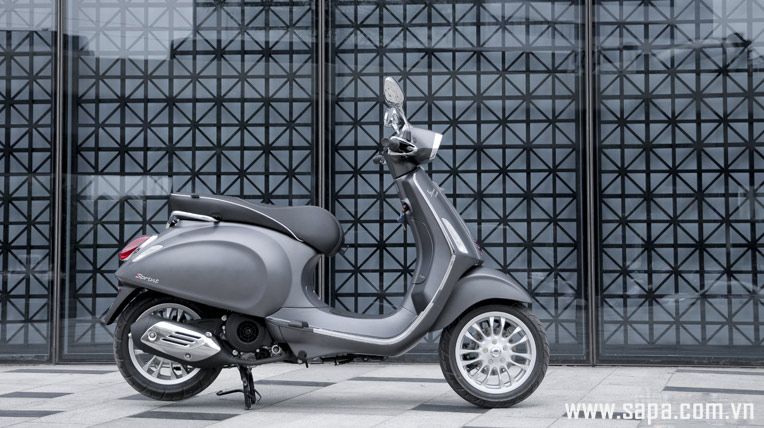 Vespa Sprint - Mạnh mẽ và tinh tế.